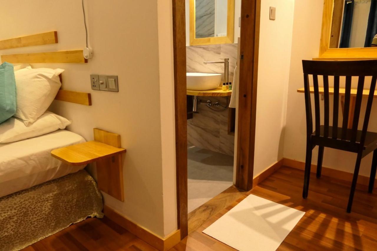 Ayira Maldives Hotel Feridhoo Екстериор снимка