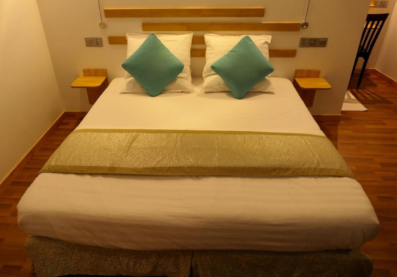 Ayira Maldives Hotel Feridhoo Екстериор снимка