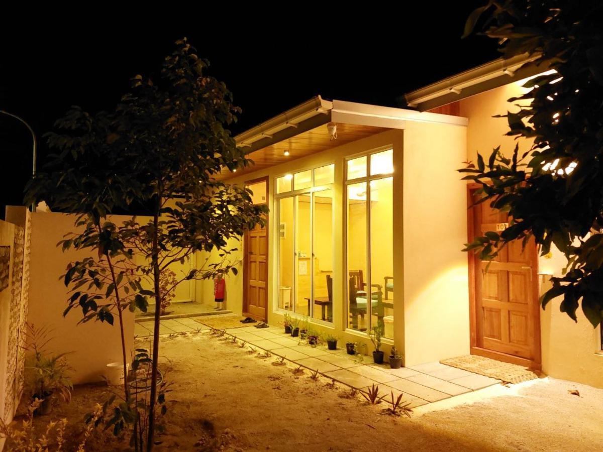 Ayira Maldives Hotel Feridhoo Екстериор снимка